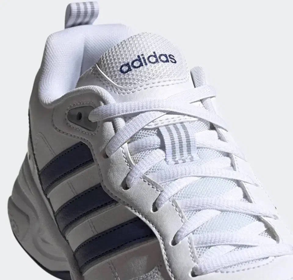 کفش Adidas آدیداس اریجینال سایز ۴۳ و ۴۴|کیف، کفش، کمربند|تهران, فرمانیه|دیوار