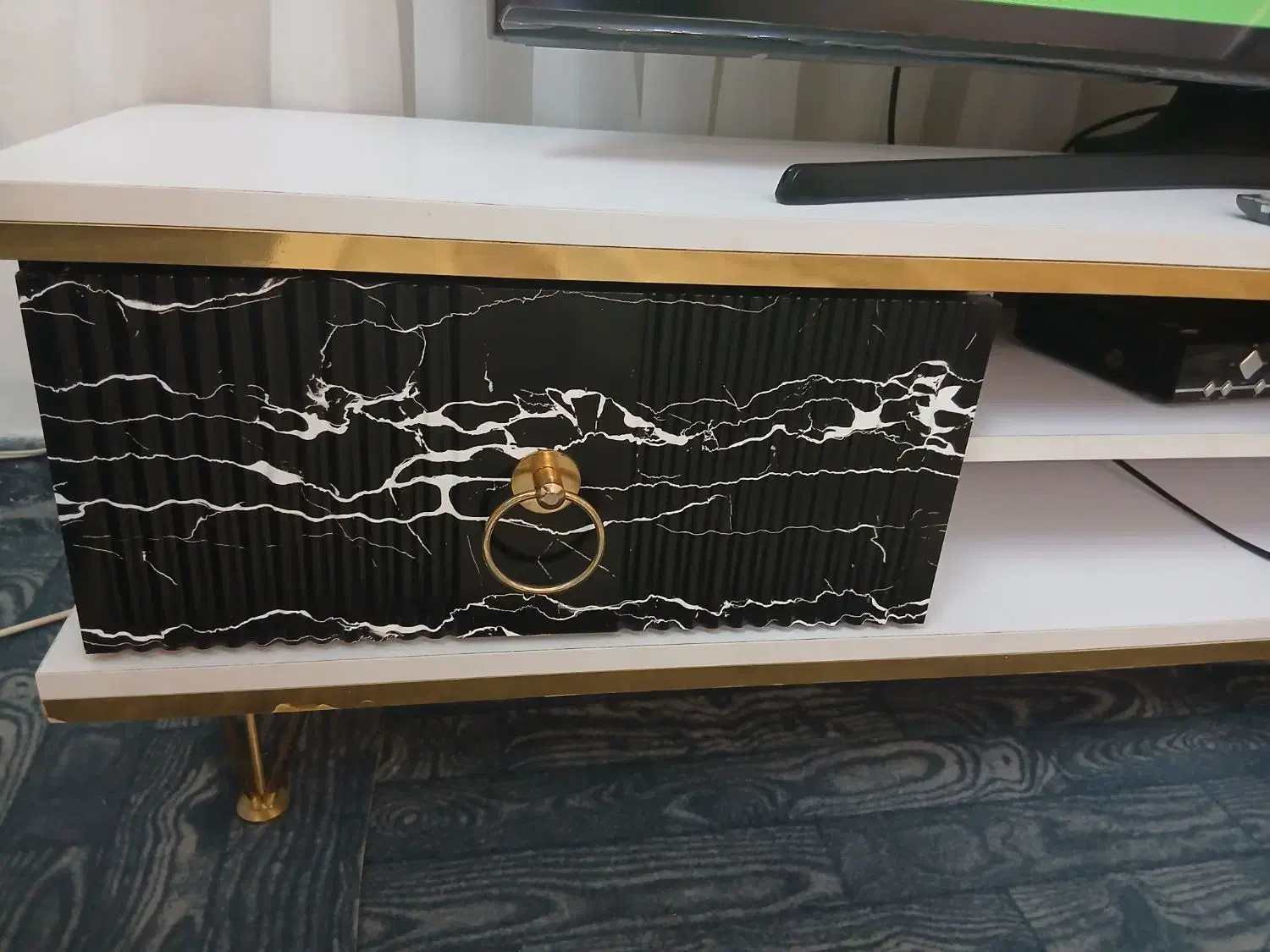 میز تی وی|میز تلویزیون|بروجرد, |دیوار