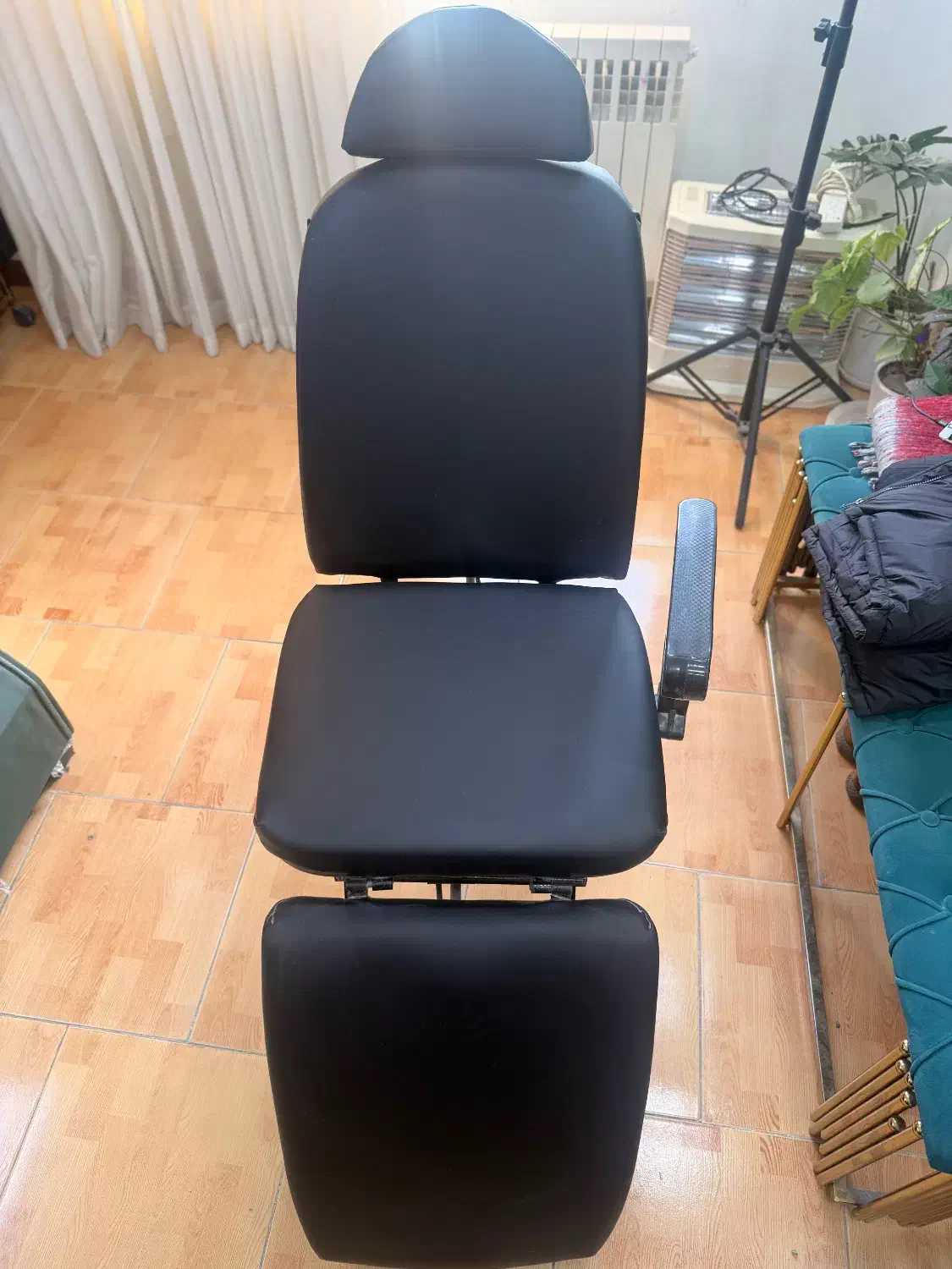 صندلی میکاپ|آرایشگاه و سالن‌های زیبایی|رشت, لاکانی|دیوار