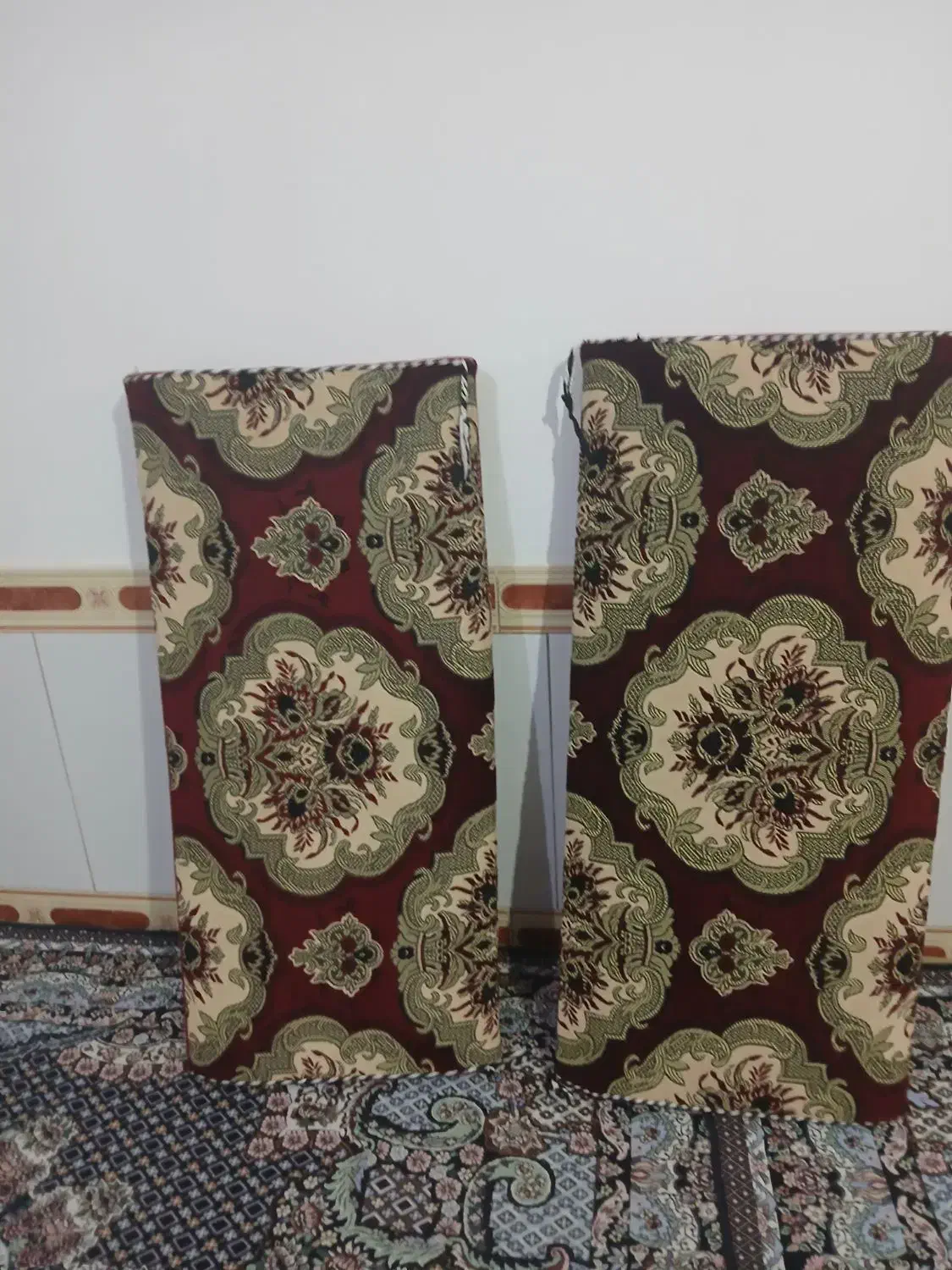 پشتی روفرشی درحدنو|پشتی|خرمآباد, |دیوار