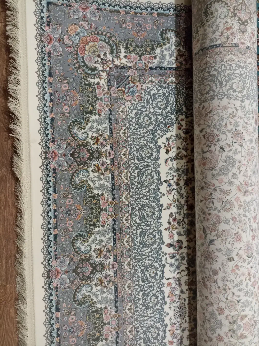 فرش  نو ماشینی  در جه یک 1500 شانه رنگ کرم کمیاب|فرش|مینودشت, |دیوار