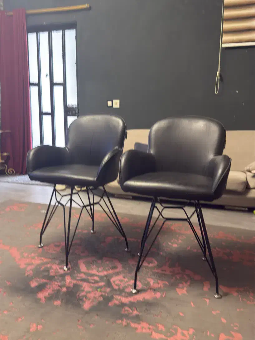 دو عدد صندلی گردون|صندلی و نیمکت|سلمانشهر, |دیوار