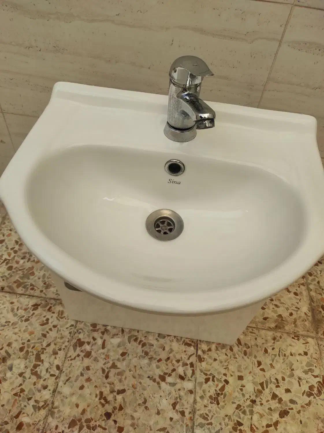 روشویی با کمد زیرش|لوازم سرویس بهداشتی|شوشتر, |دیوار