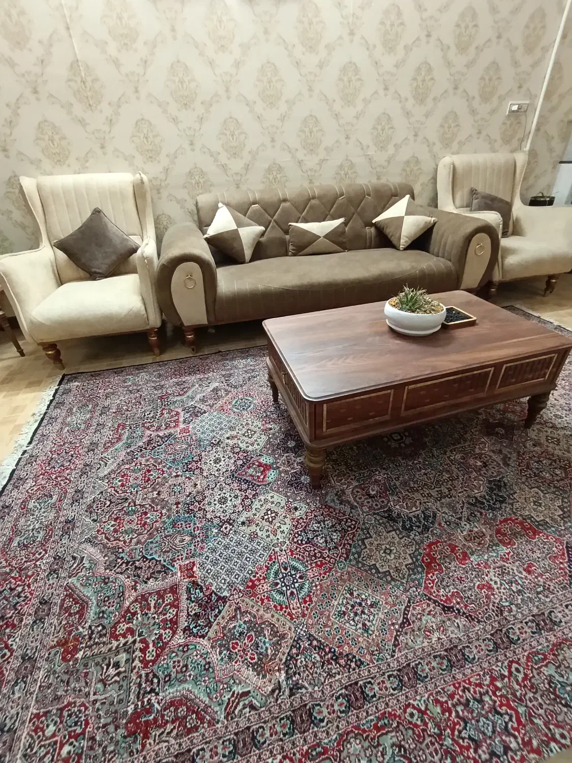 مبل ۸نفره درحدنونو|مبلمان خانگی و میز عسلی|یزد, |دیوار