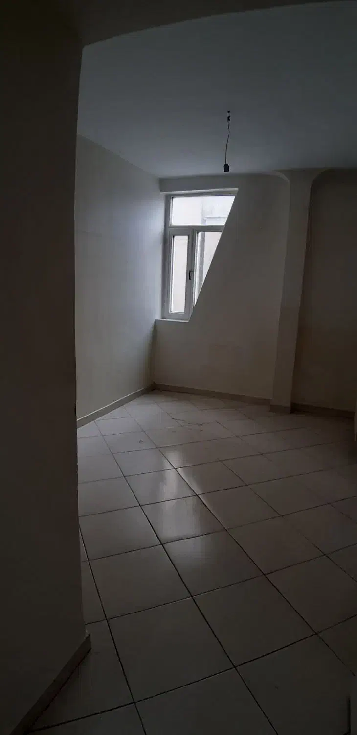 ۱۰۰متر تخلیه تک واحدی چهارراه استقلال