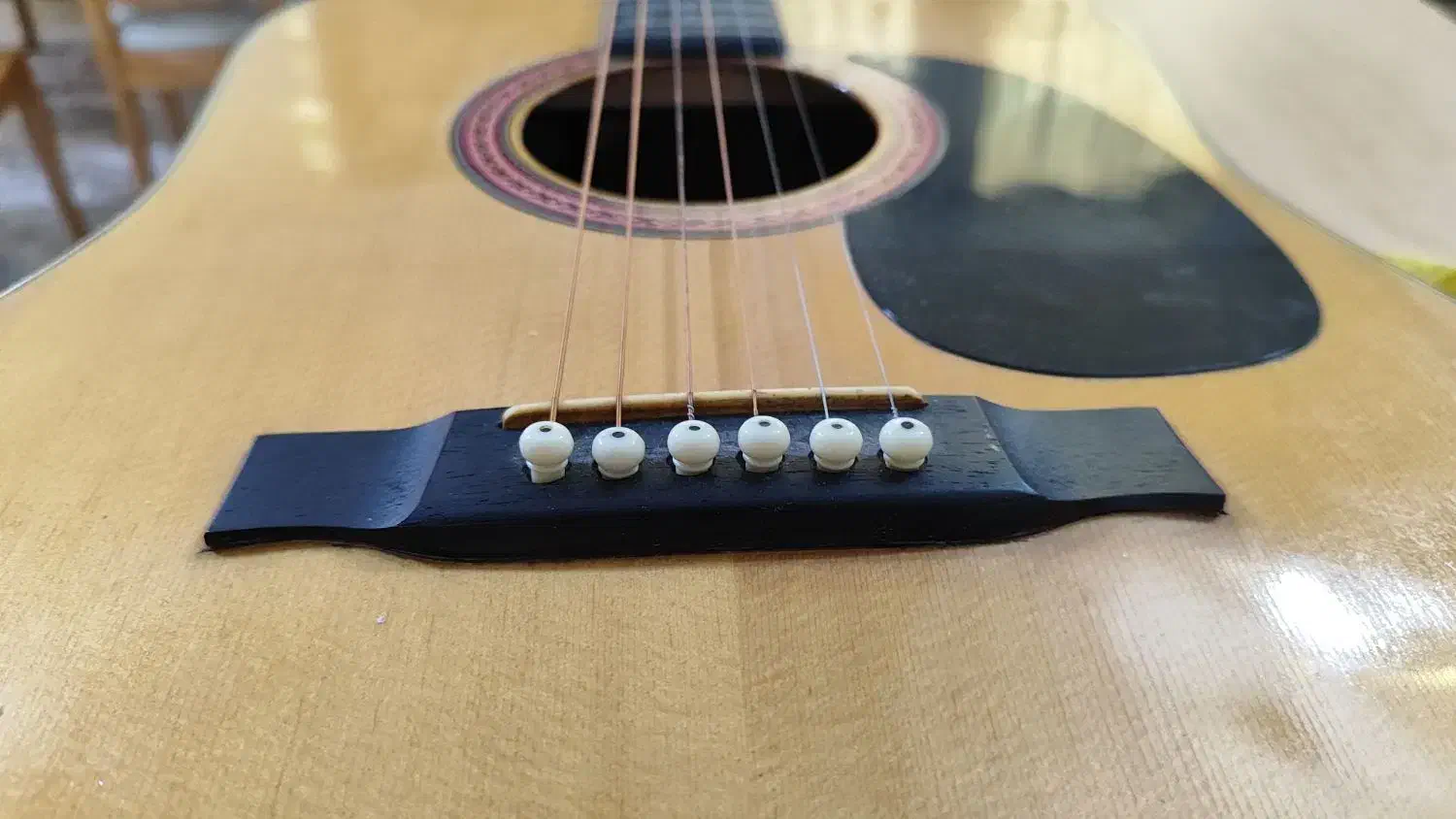 گیتار اصل جولیان|گیتار، بیس، امپلیفایر|ارومیه, |دیوار