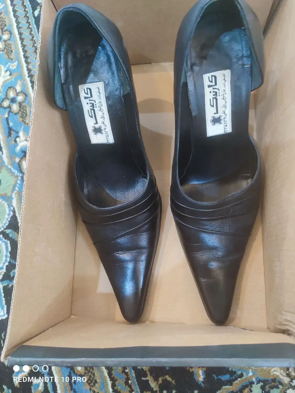 کفش|کیف، کفش، کمربند|اصفهان, دارک|دیوار