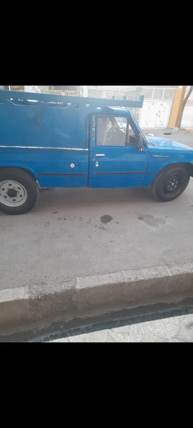 نیسان مدل ۸۲|خودرو سواری و وانت|قم, شاه ابراهیم|دیوار