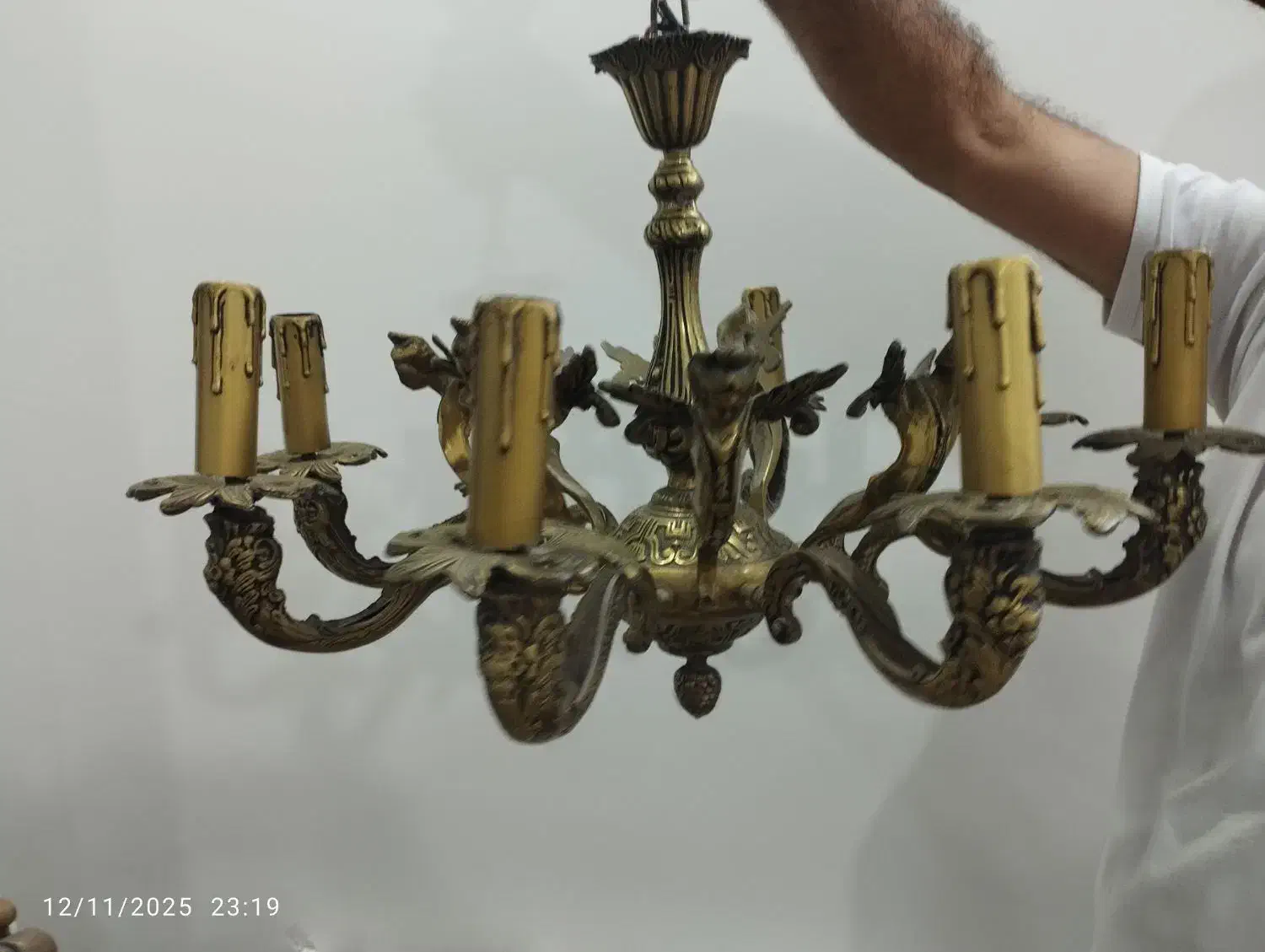 دو عدد لوستر برنجی|لوستر و چراغ آویز|بهارستان, |دیوار