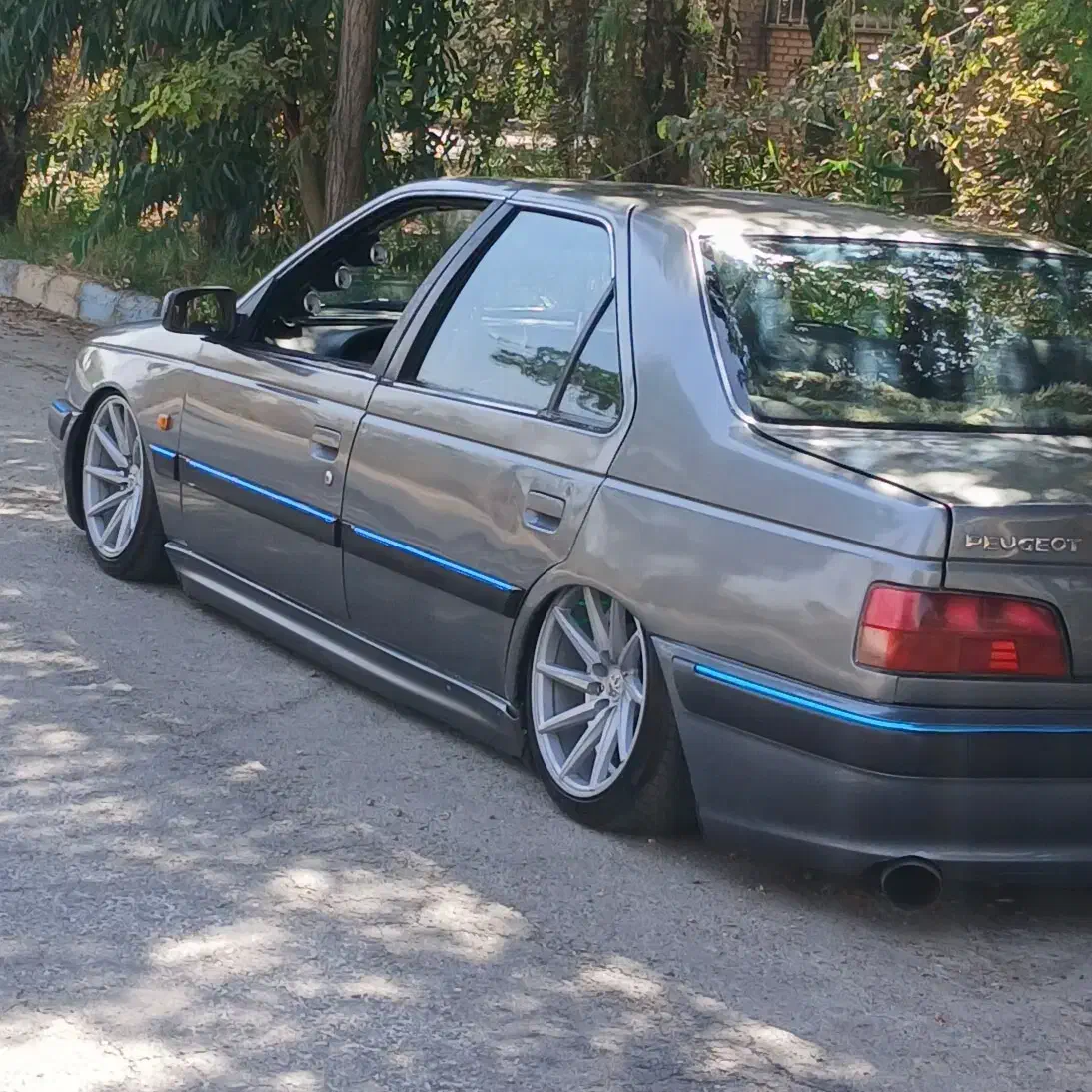 پنوماتیک اتوبلک ایرانخودرو رینگ ووسن چرخشی سایز ۱۶|قطعات یدکی و لوازم جانبی|قرچک, باقرآباد|دیوار