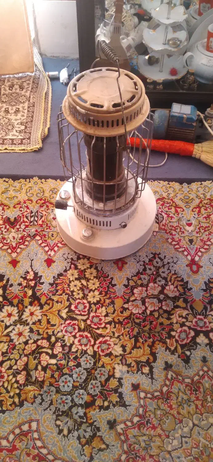 چراغ نفتی در حال کار|بخاری، هیتر، شومینه|کرمان, |دیوار