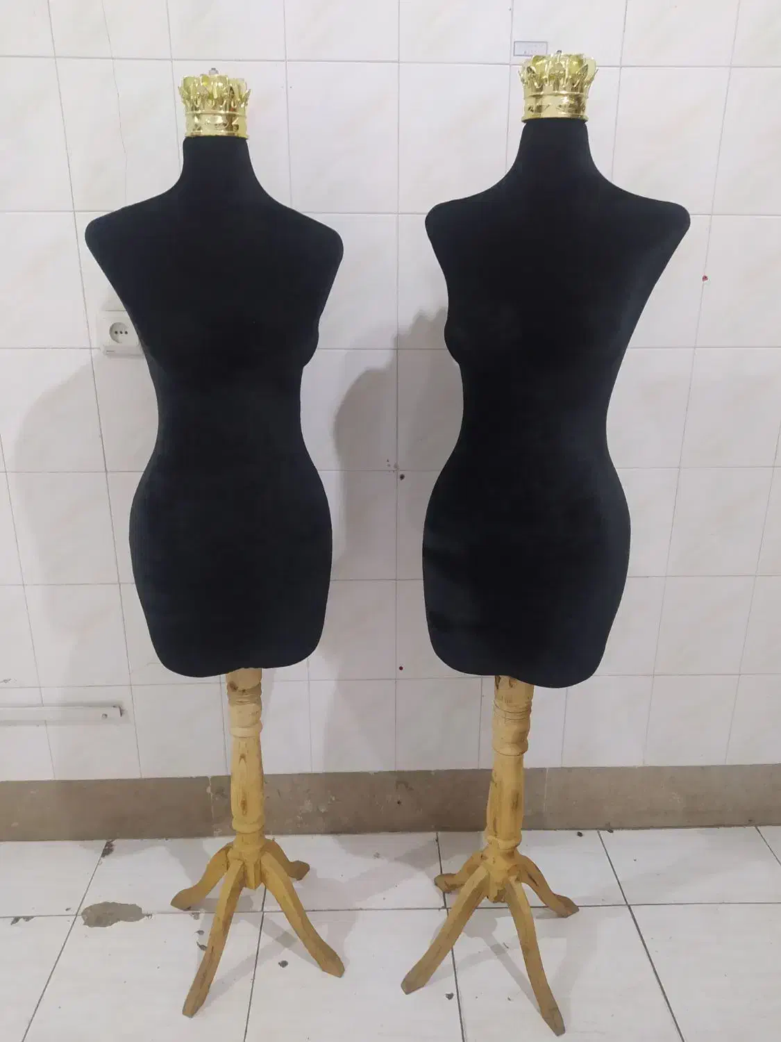 دو عدد مانکن سوزن خور|فروشگاه و مغازه|شیراز, شاه قلی بیگی|دیوار