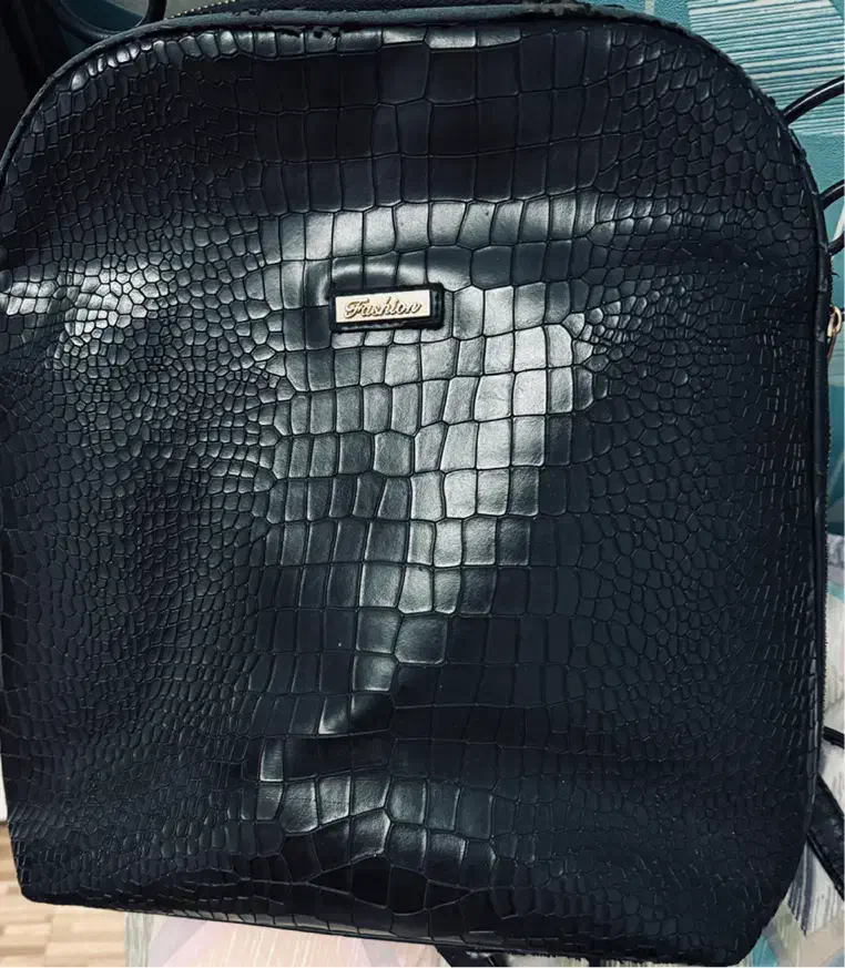 کوله پشتی فوق العاده با دوام|کیف، کفش، کمربند|بهبهان, |دیوار