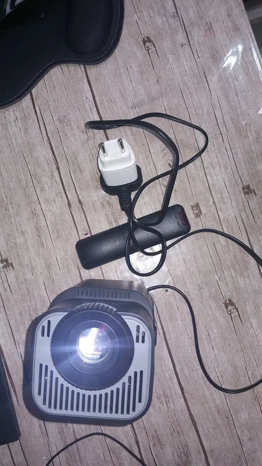 ویدئو پروژکتور|تلویزیون و پروژکتور|زنجان, |دیوار