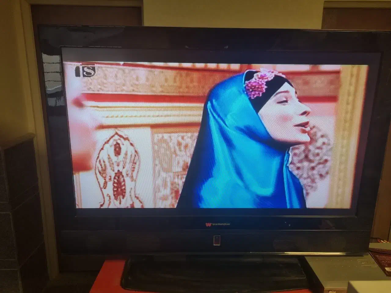 تلویزیون ۴۲ اینچ وایت وستینکهاوس|تلویزیون و پروژکتور|تبریز, |دیوار