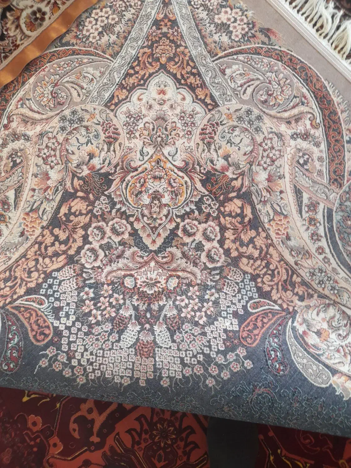 فرش ۹متری جفت ۷۰۰شانه|فرش|اصفهان, رهنان|دیوار