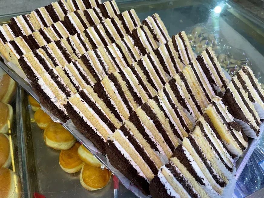 فروشنده بخش نان و شیرینی|استخدام خدمات فروشگاه و رستوران|رشت, استادسرا|دیوار