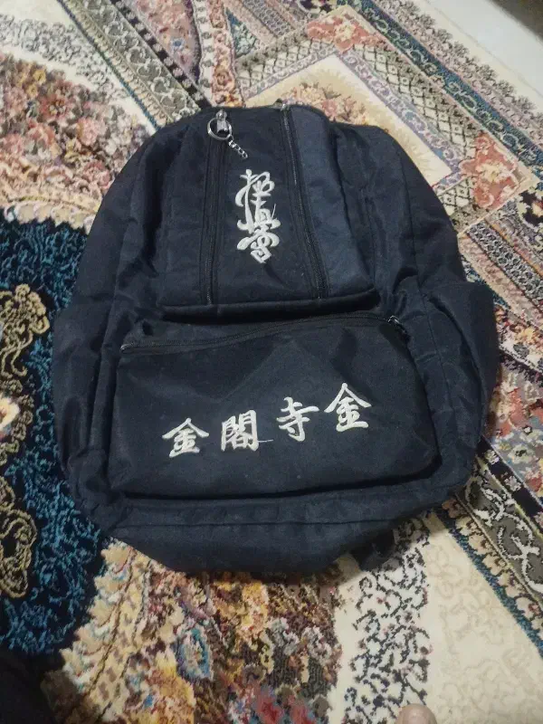 کیف|کیف، کفش، کمربند|چادگان, |دیوار