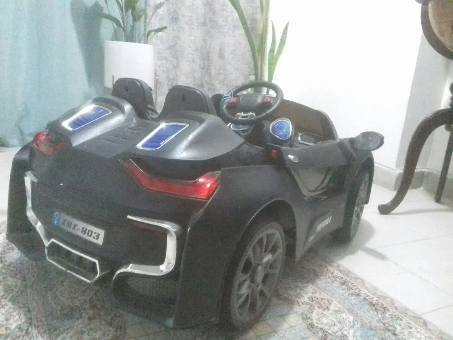 ماشین شارژی طرحBMWi8چون بلااستفاده میباشد میفروشم.|اسباببازی بچه|اندیشه, اندیشه فاز ۱|دیوار