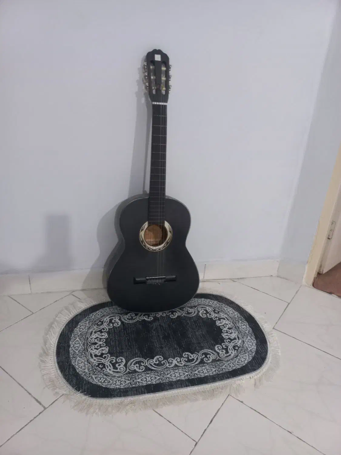 گیتار|گیتار، بیس، امپلیفایر|رشت, هلال احمر|دیوار