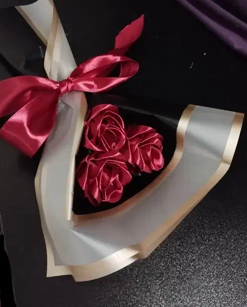 گل ولنتاین|گل مصنوعی|ساوه, |دیوار