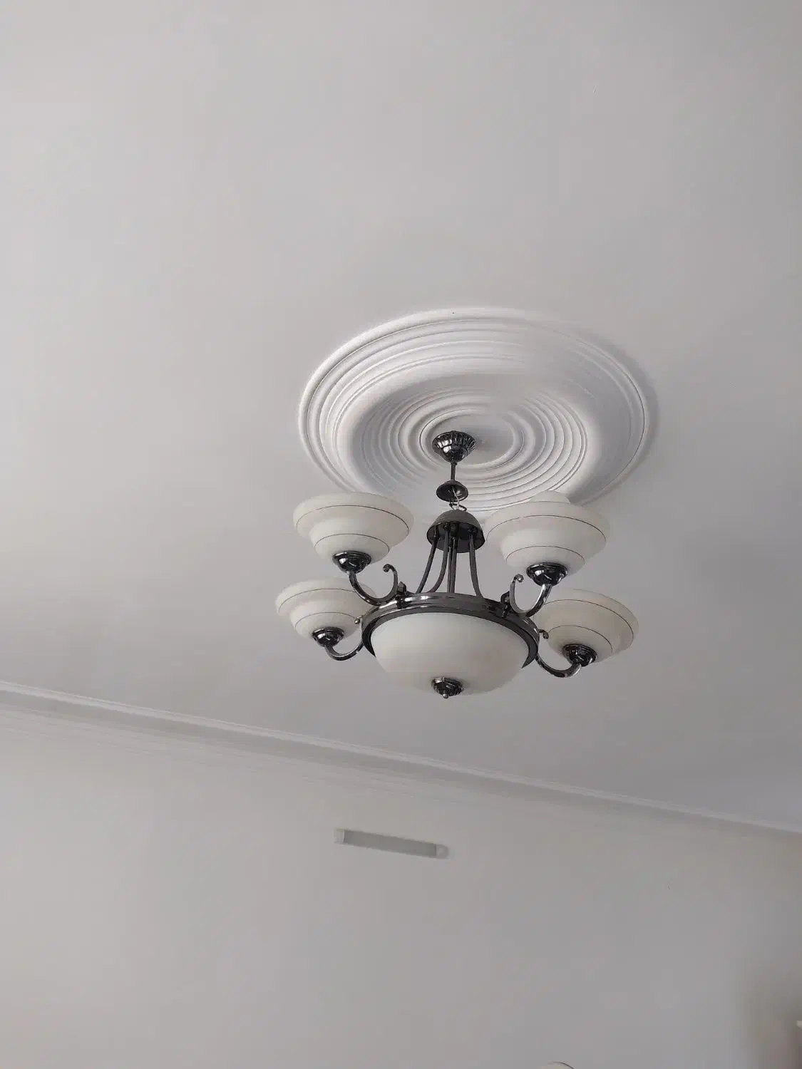 لوستر|لوستر و چراغ آویز|گلبهار, شهر جدید گلبهار|دیوار