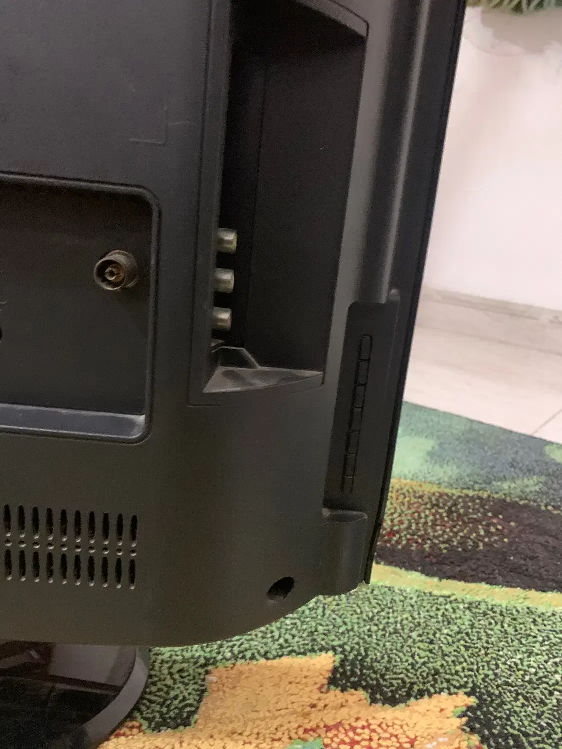 تلوزیون TCL|تلویزیون و پروژکتور|ساری, |دیوار