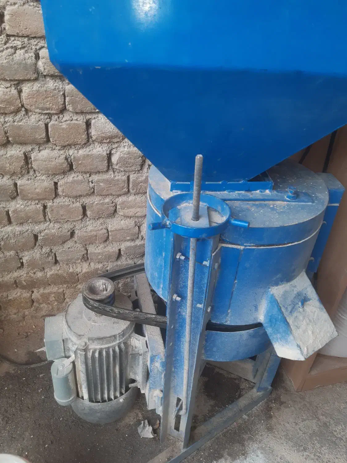 آسیاب سنگی گندم جو ذرت|خردکن، آسیاب، غذاساز|خرم‌آباد, |دیوار