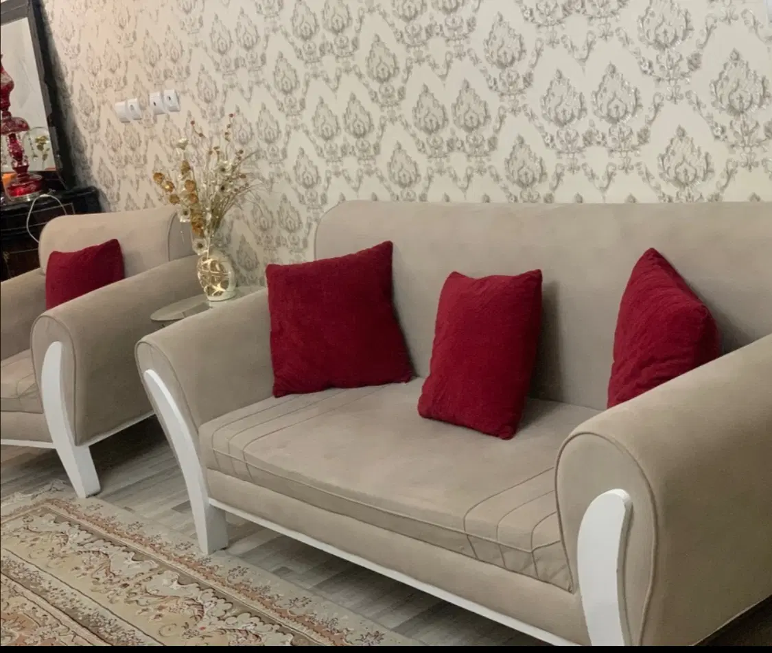 مبل بسیار تمیز و خوشساخت|مبلمان خانگی و میز عسلی|کرمانشاه, |دیوار