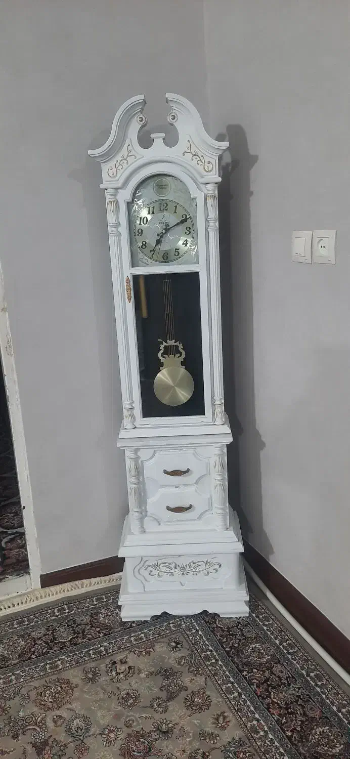 ساعت  ایستاده سالم و زیبا ،،کامل سالمه|ساعت دیواری و تزئینی|خرم‌آباد, |دیوار