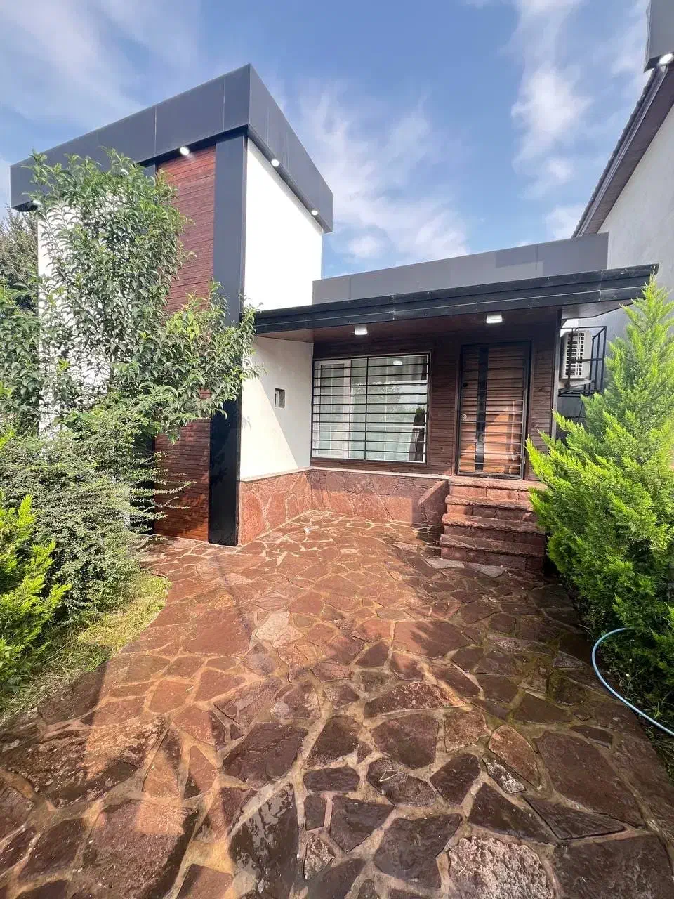 ویلا مدرن ۱۵۰ متری جکوزی دار|فروش خانه و ویلا|اصفهان, نصرآباد|دیوار