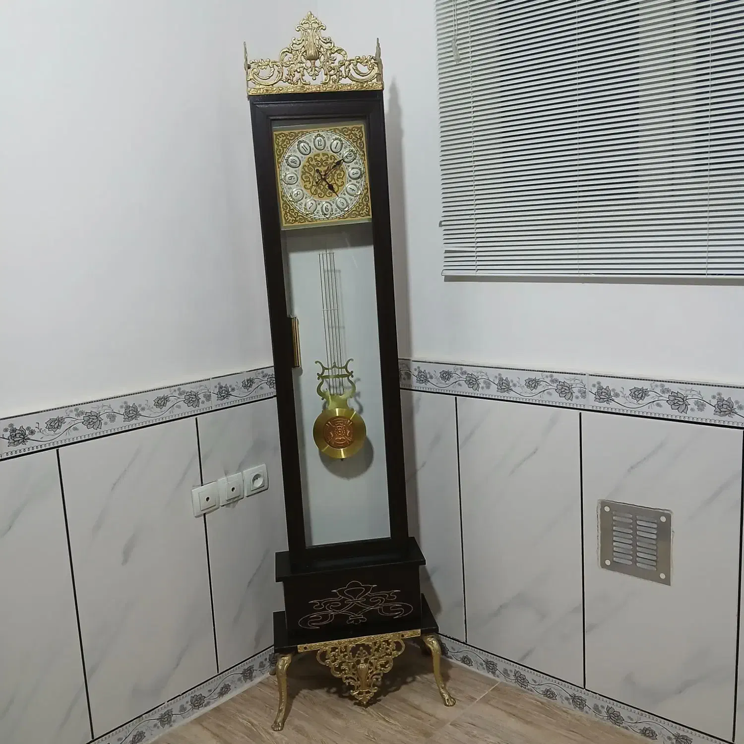 ساعت ایستاده سالم|ساعت دیواری و تزئینی|اسدآباد, |دیوار