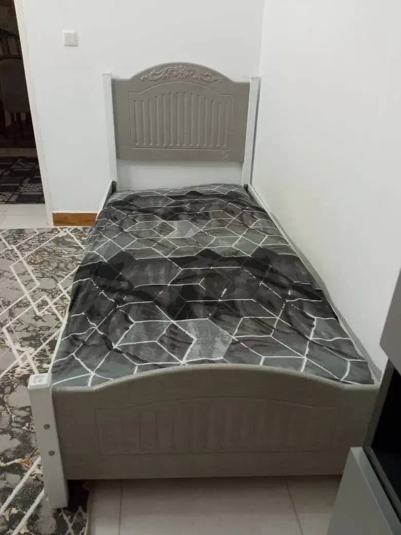 تخت تک نفره|تخت و سرویس خواب|پرند, فاز ۴|دیوار