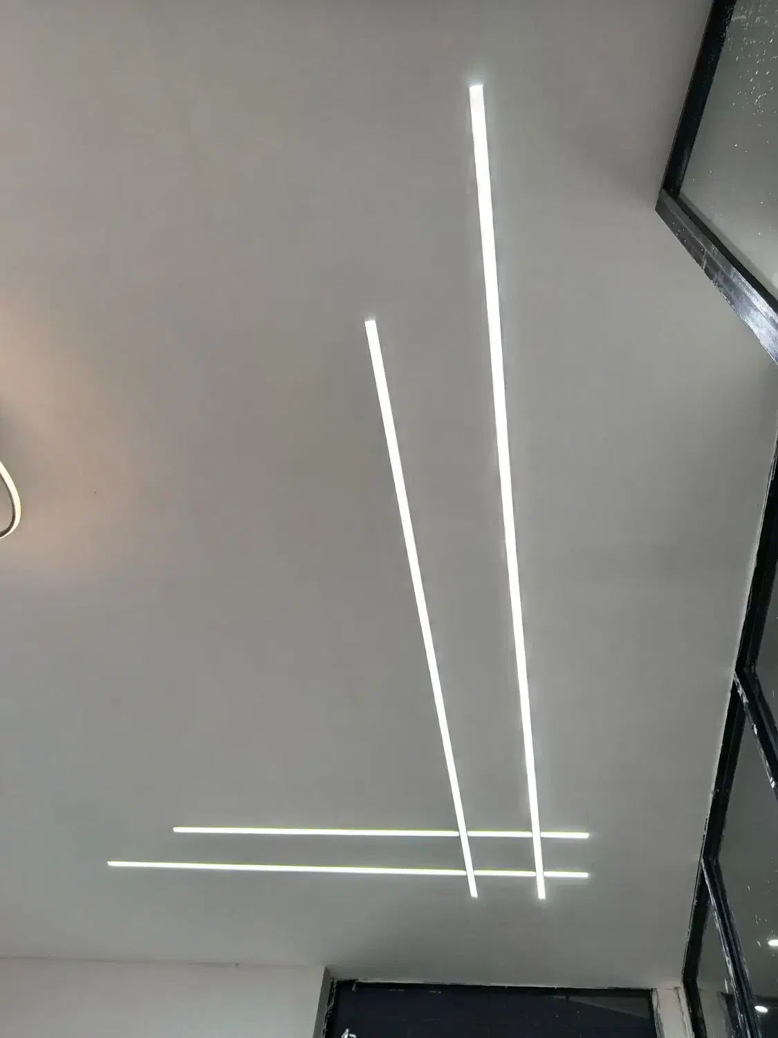 فروش ریسه و پروفیل ، نصب و مونتاژ لاین نوری|خدمات پیشه و مهارت|مبارکه, |دیوار