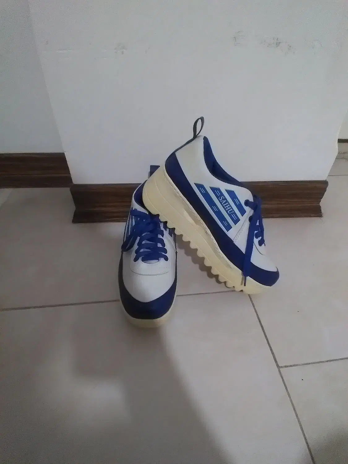 کتونی|کیف، کفش، کمربند|اراک, |دیوار