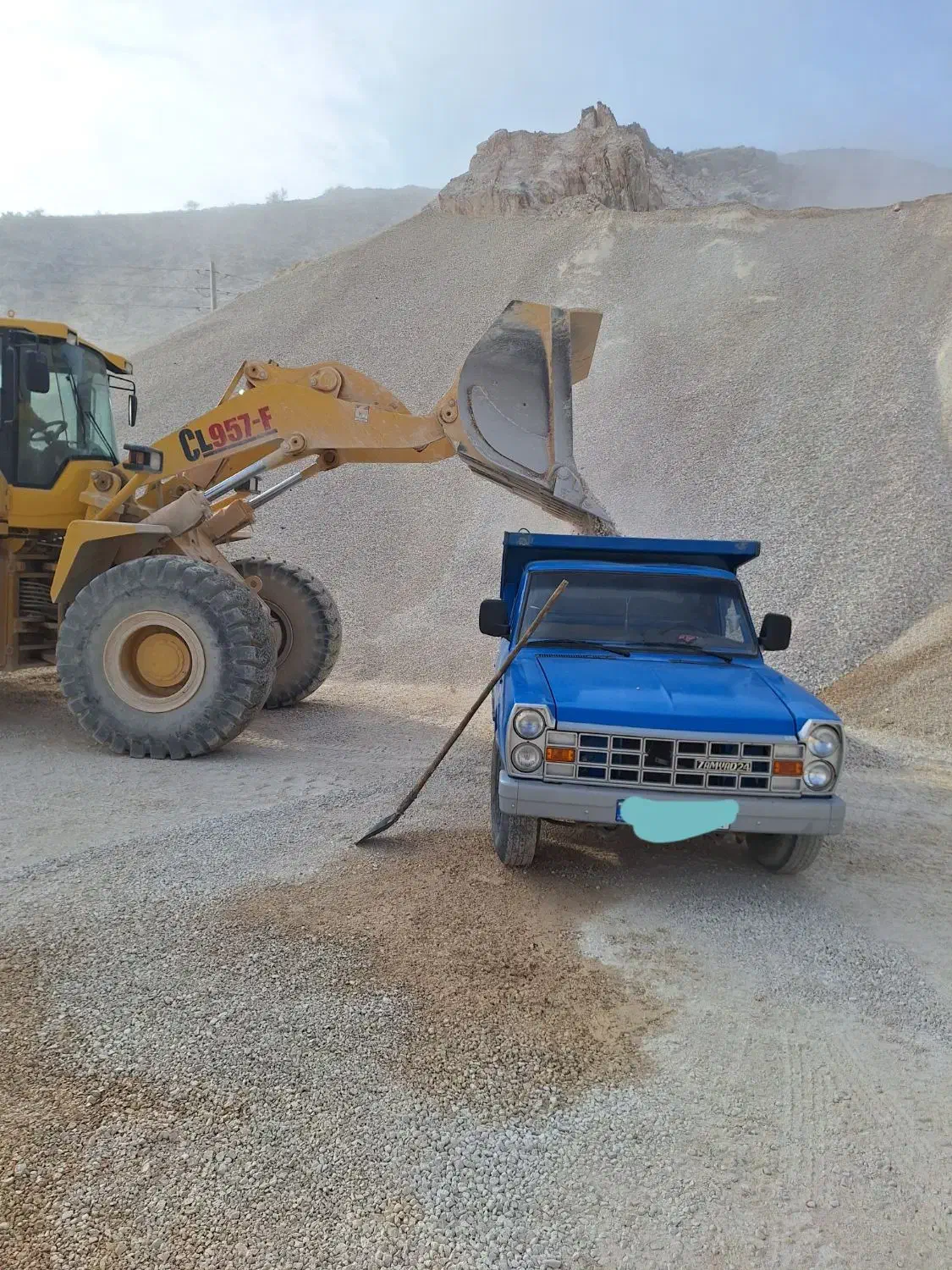 نیسان کمپرسی ،ماسه ،. نخاله ، مصالح ساختمانی|خدمات حمل و نقل|شیراز, تندگویان|دیوار