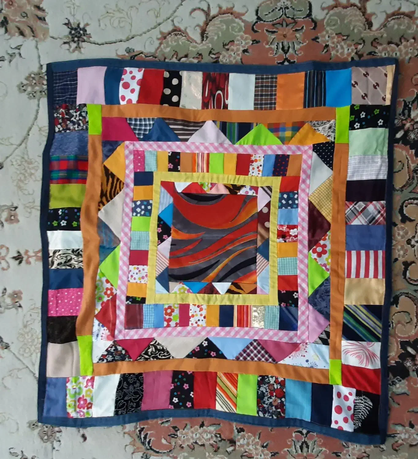 رومیزی و رویه کرسی مخصوص شب یلدا|صنایع دستی و سایر لوازم تزئینی|قم, شاه سید علی|دیوار