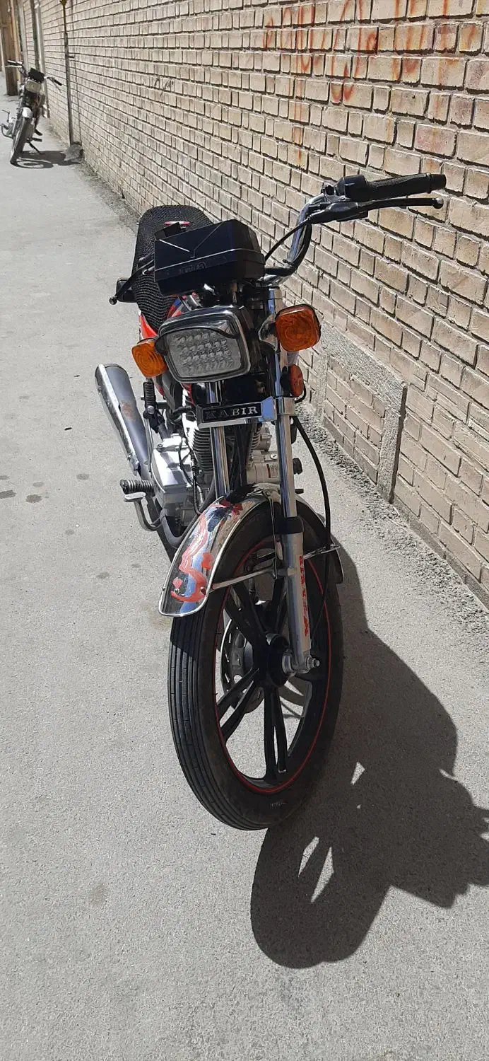 کبیر ۲۰۰|موتورسیکلت|بروجن, |دیوار