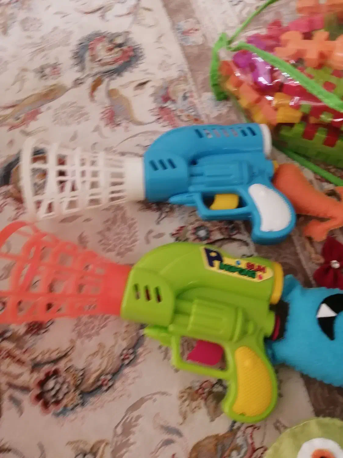 تعدادی اسباب بازی|اسباببازی بچه|پرند, فاز ۶|دیوار