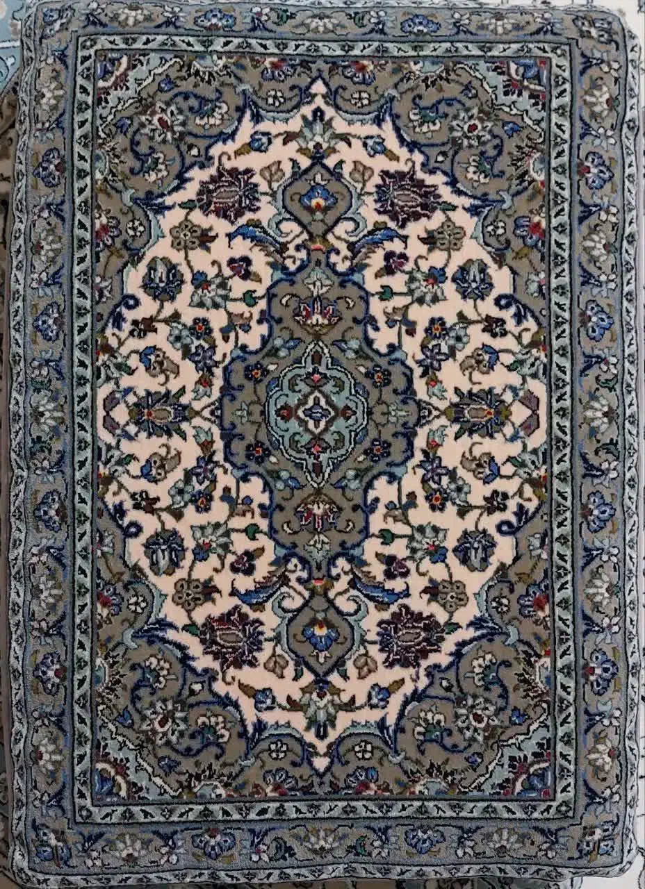 یک جفت پشتی دستباف|پشتی|کاشان, فین بزرگ|دیوار