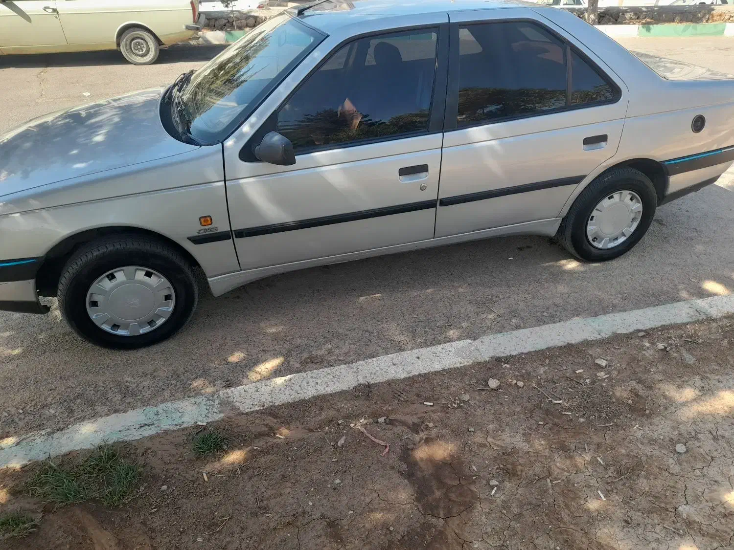 پژو ۴۰۵ دوگانه فابریک|خودرو سواری و وانت|شهرکرد, |دیوار