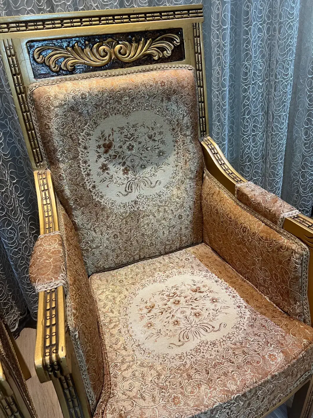 مبل سلطنتی|مبلمان خانگی و میز عسلی|بروجرد, |دیوار