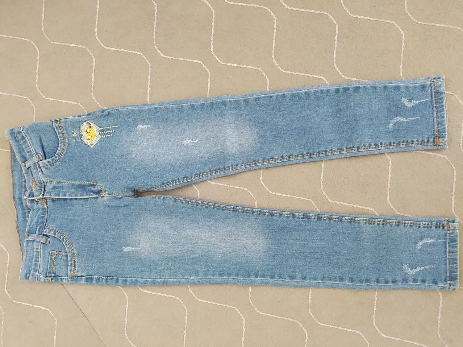 شلوار لی|کفش و لباس بچه|بروجرد, |دیوار