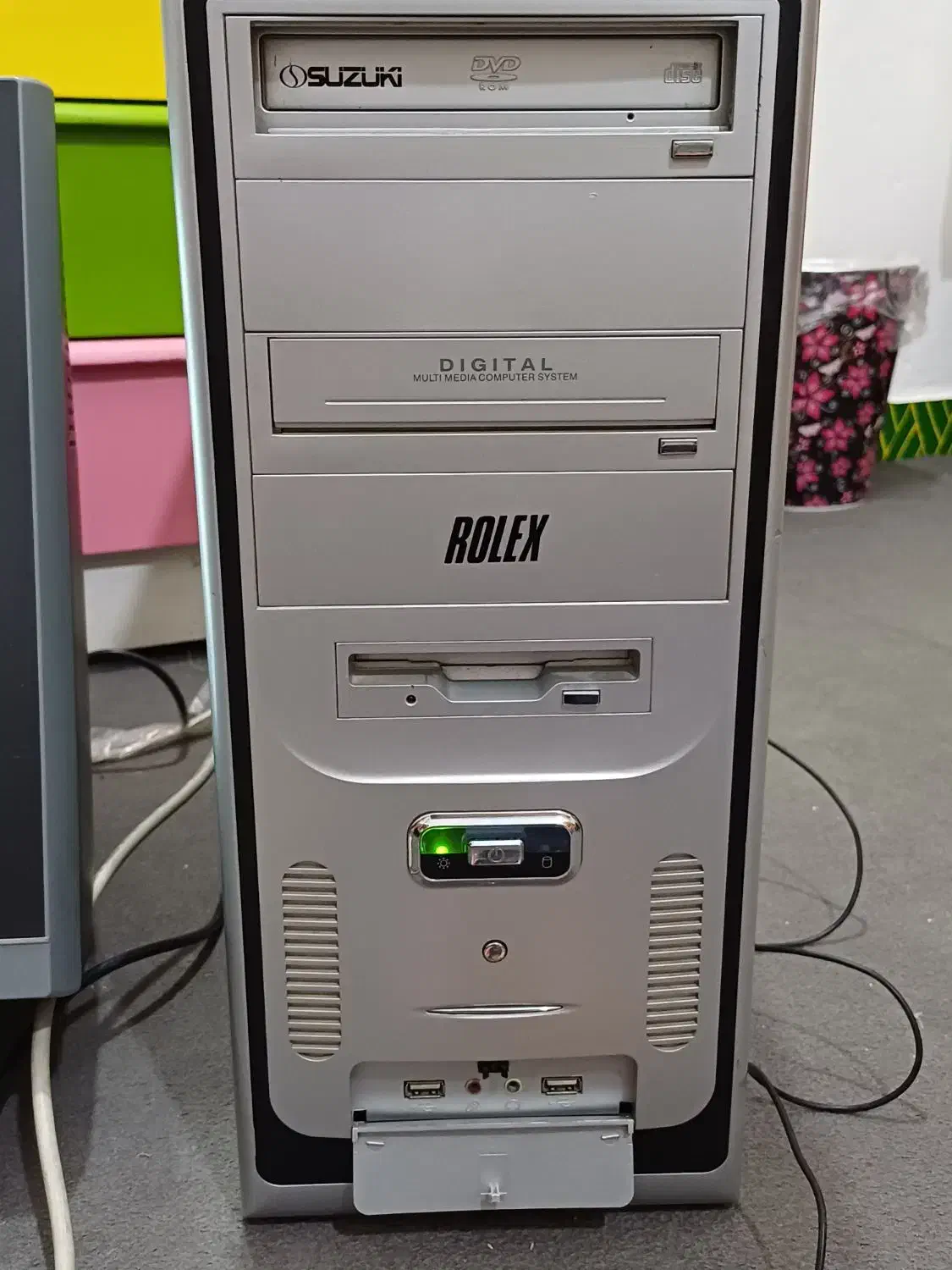 کامپیوتر (کیس و مانیتور)|رایانه رومیزی|امیدیه, |دیوار