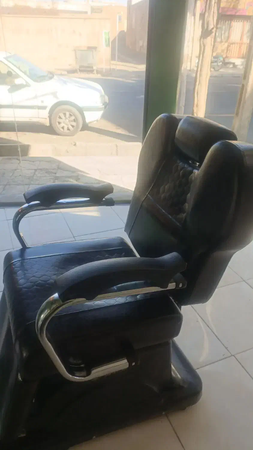 صندلی آرایشگاهی طرح برقی|آرایشگاه و سالن‌های زیبایی|قائن, |دیوار