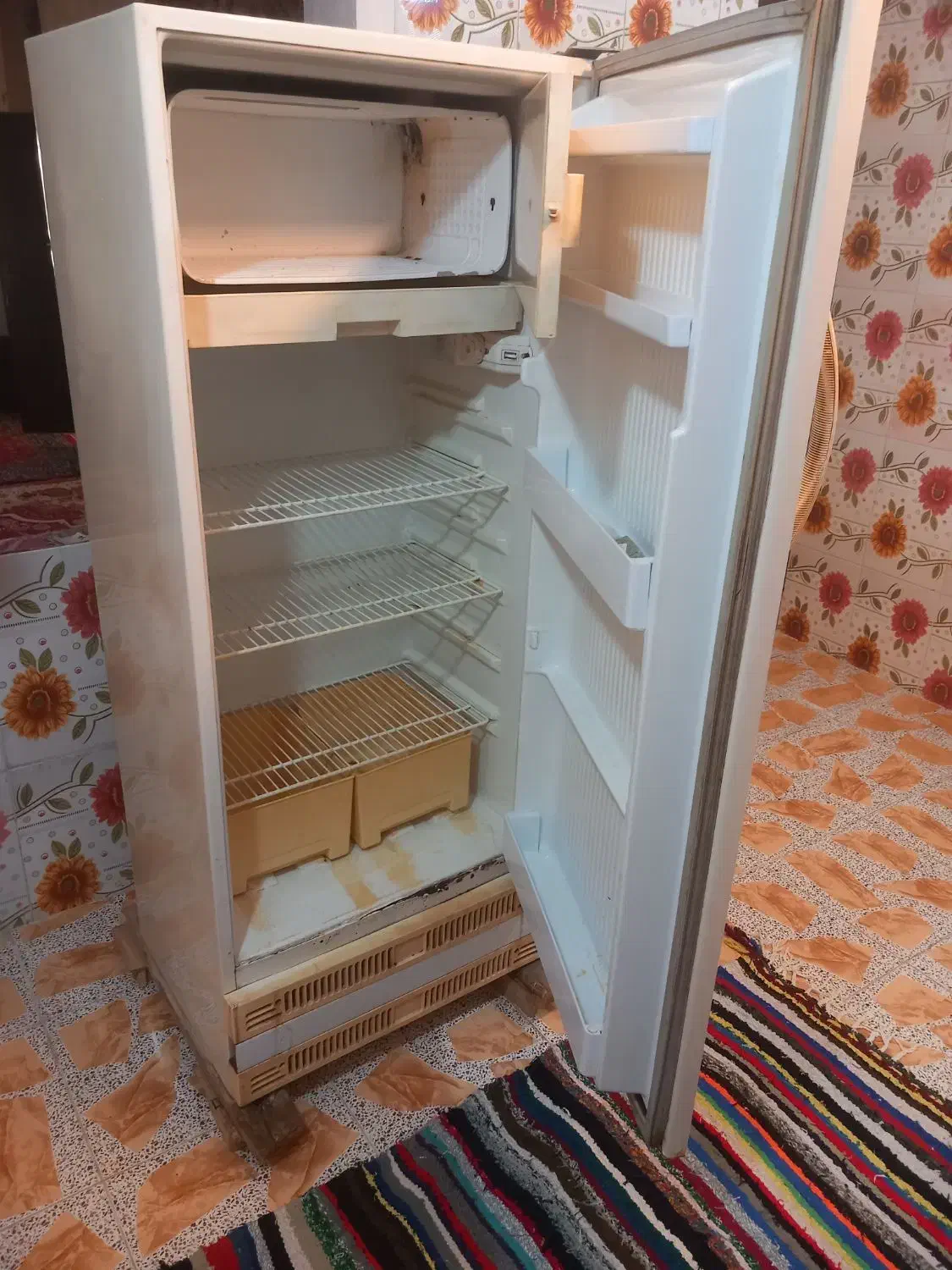 ۲عدد یخچال معولی دونه ۵میلیون ویک عدد ابگرمن برقی|یخچال و فریزر|اندیکا, |دیوار