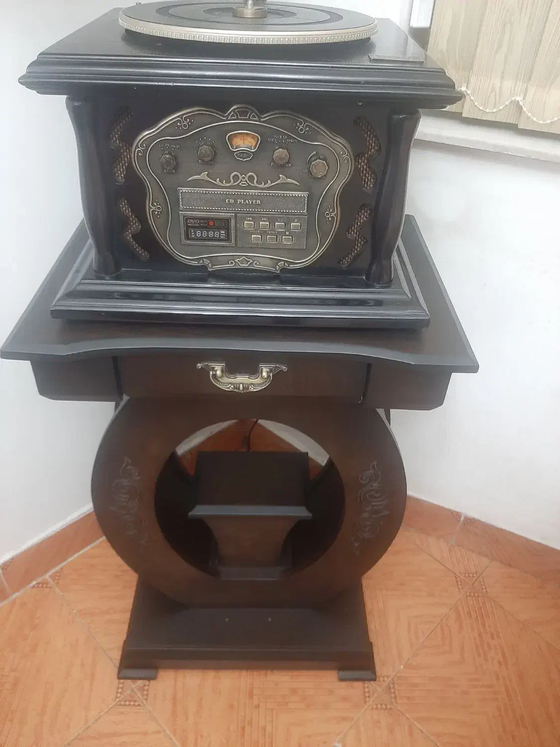 گرامافون والتر در حد نونو|سیستم صوتی خانگی|لاهیجان, شیشه گران|دیوار