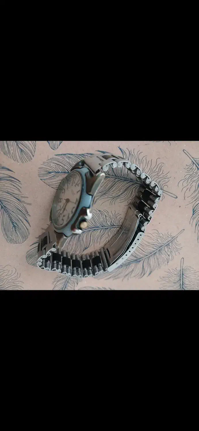 ساعت ویولت ژاپن و ساعت وستار سوئیس|ساعت|شیراز, بعثت|دیوار