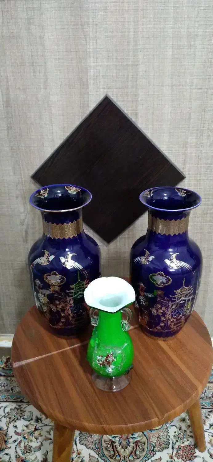 گلدان قدیمی|کلکسیون اشیاء عتیقه|نسیم‌شهر, |دیوار