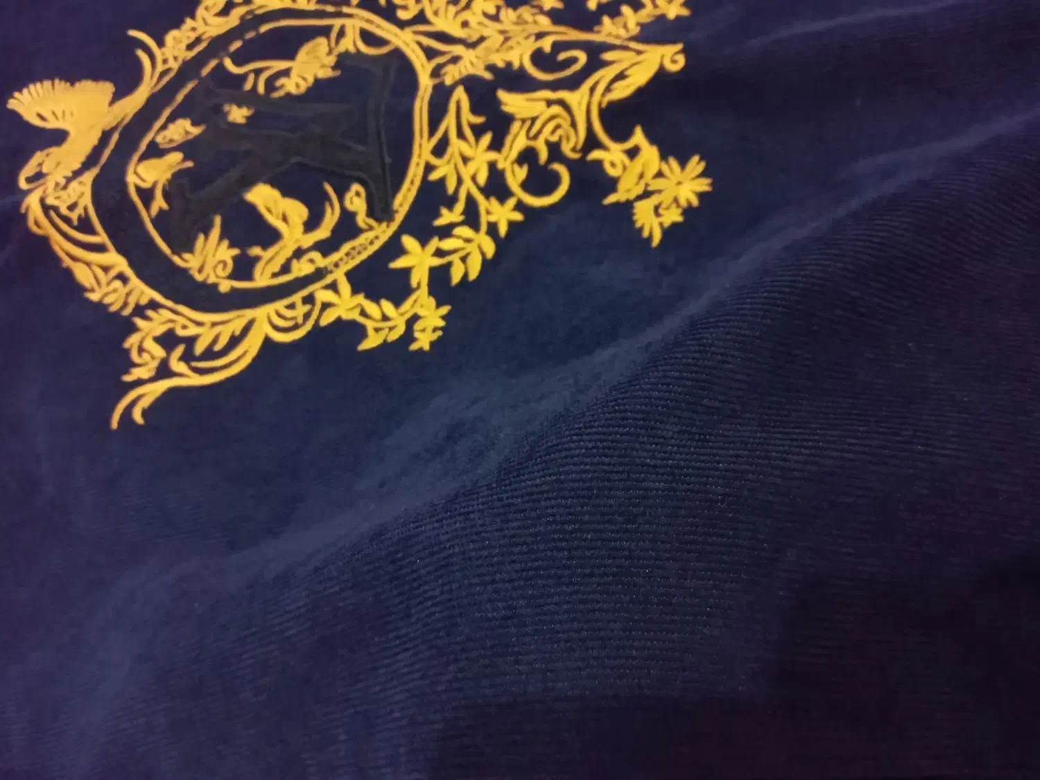 لباس پسرانه|لباس|رباط‌کریم, الارد|دیوار